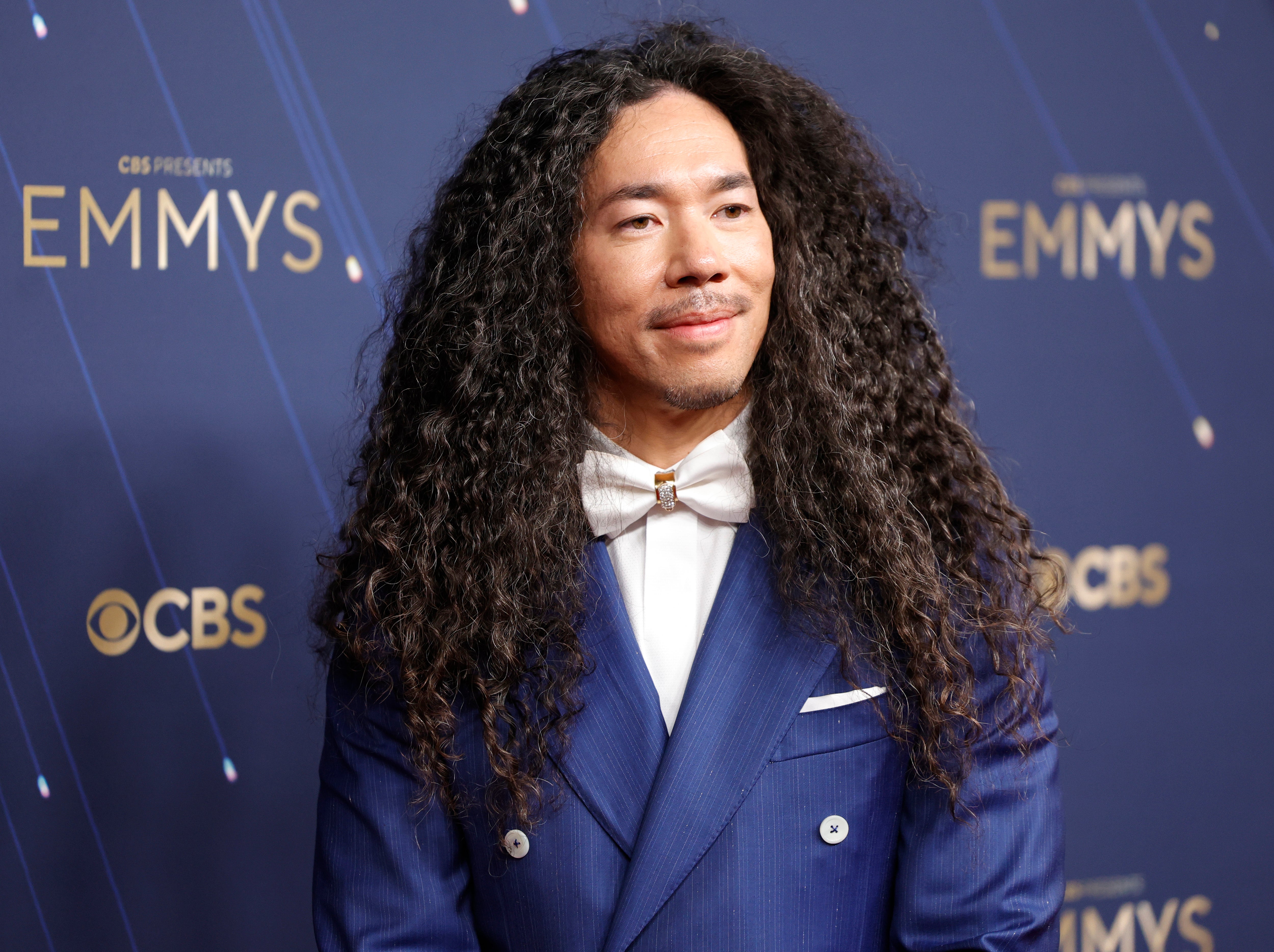 Cole Walliser, who directs the popular Glambot videos from award shows, has apologized for previously dismissing a potential client in a resurfaced email from 2019