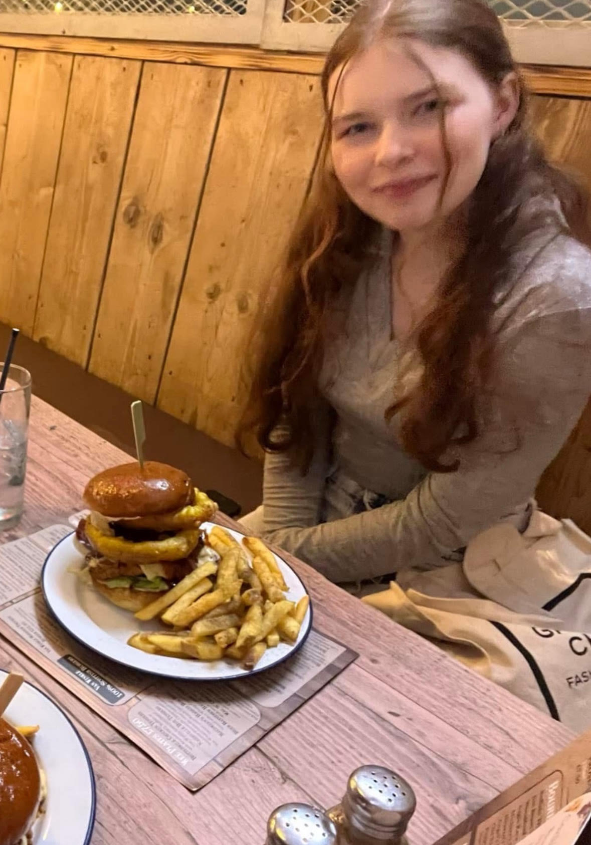 Jessica Morris says she would feel lonely without social media