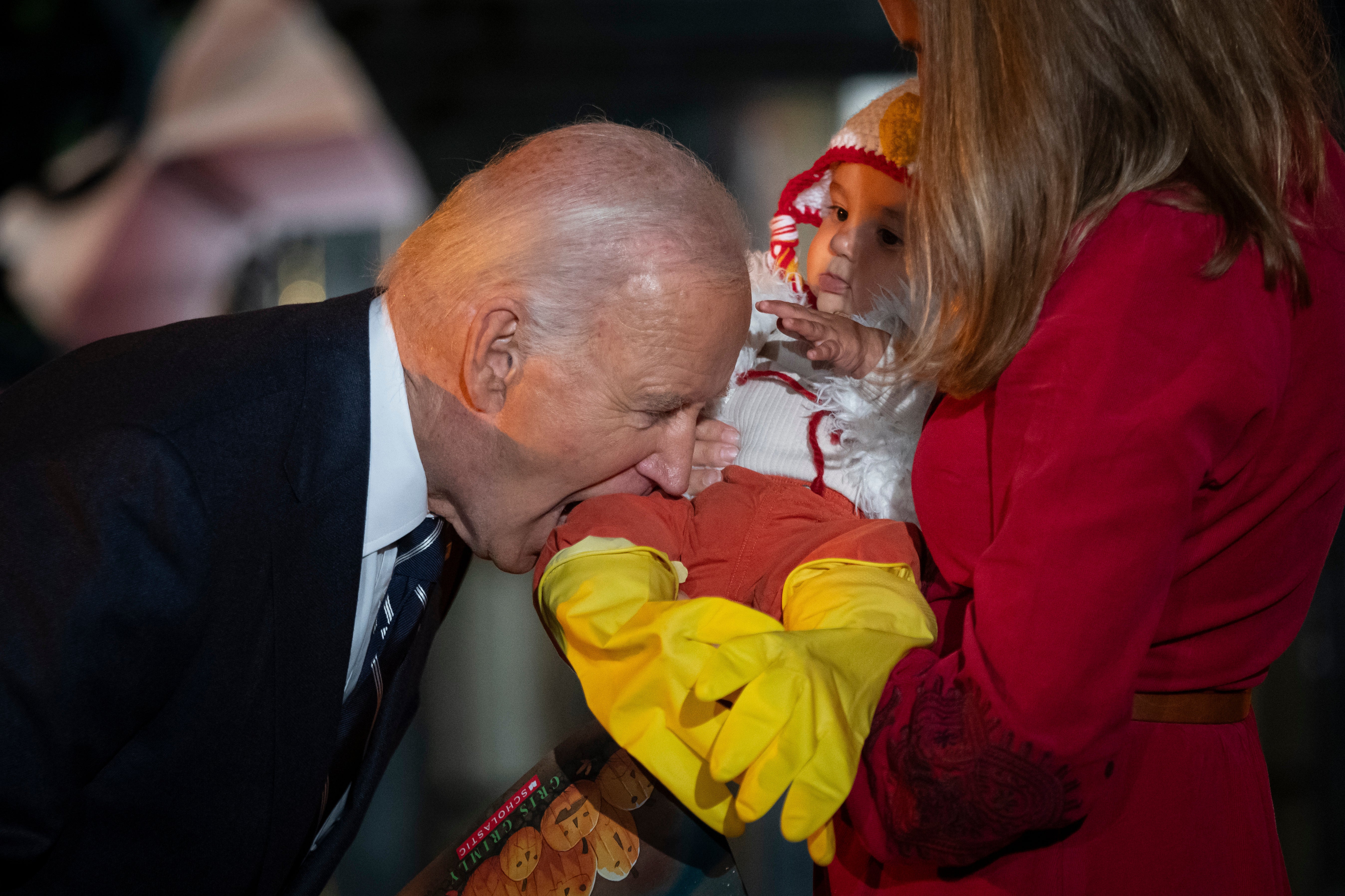 BIDEN-REGALOS