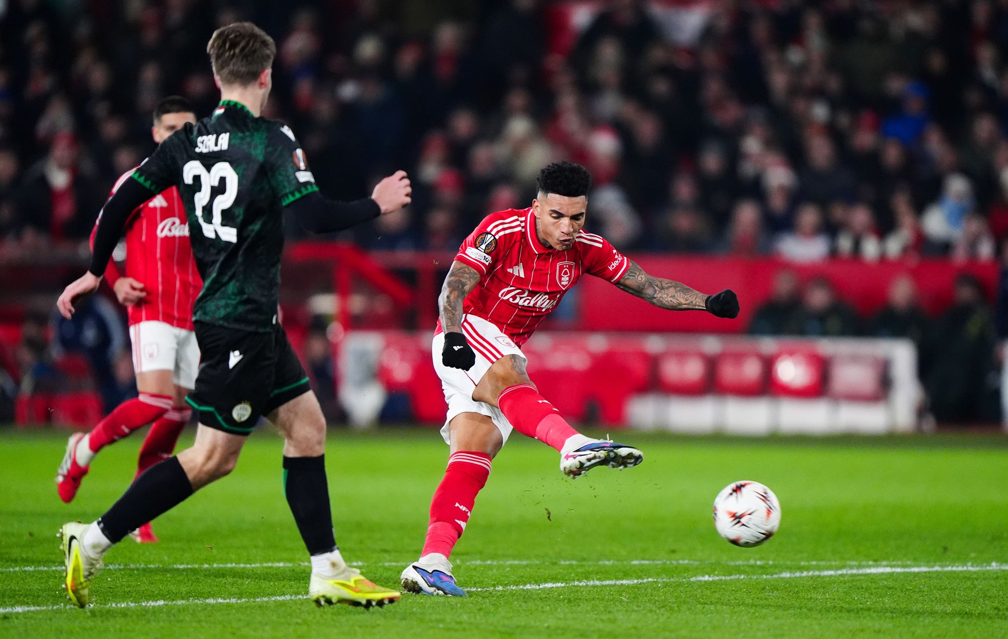 Igor Jesus fires in his second against Ferencvaros