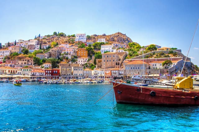<p>The picturesque harbour on Hydra in Greece</p>