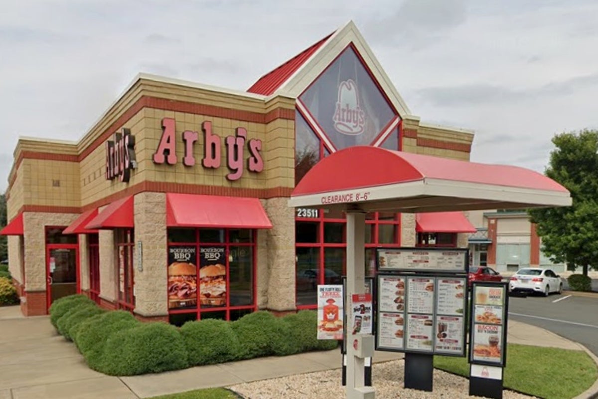 Fast food chain shutters another location amid widespread closures