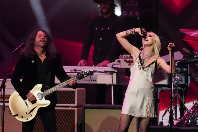 <p>Foo Fighters covered unreleased Mariah Carey songs at an LA event</p>