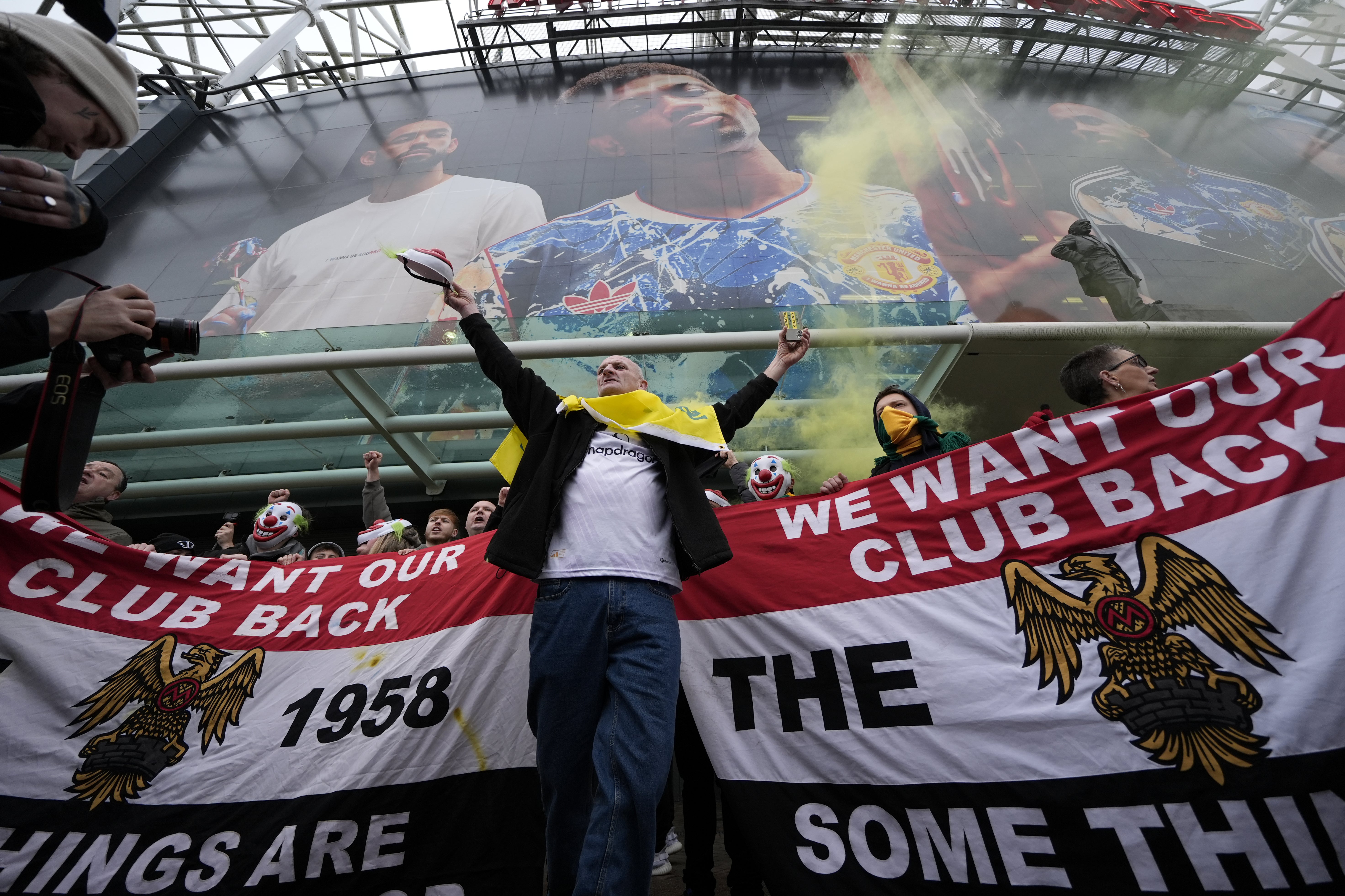 O protesto ocorreu antes do jogo de domingo contra o Fulham