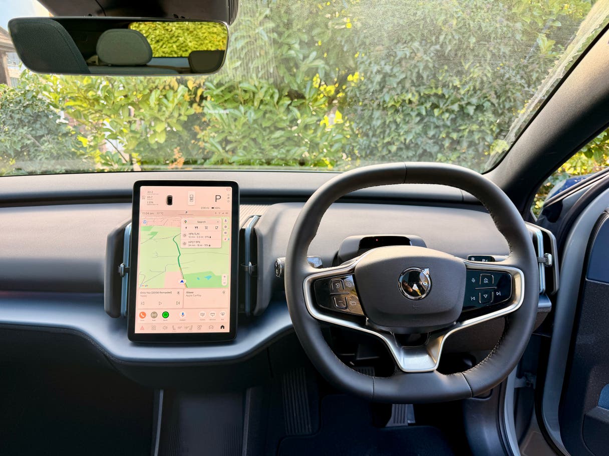 Ex30 Screen Volvo EX30 review: an impressively premium (and safe) small EV | The ...