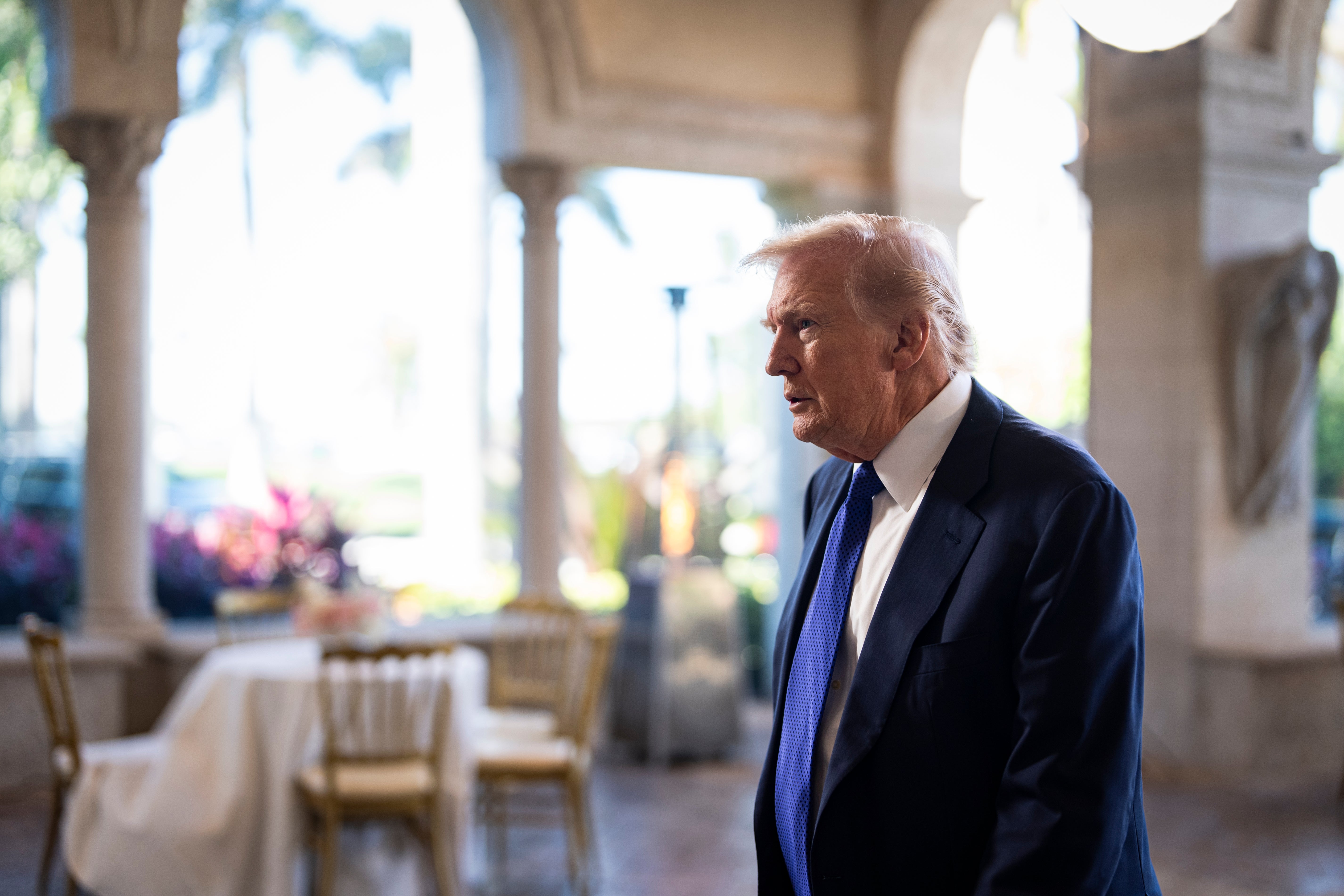 Funcionários da administração insistiram que a acusação dos seus inimigos, que ele apelou quando identificou publicamente os nomes dos funcionários, não resultou de uma ordem presidencial.