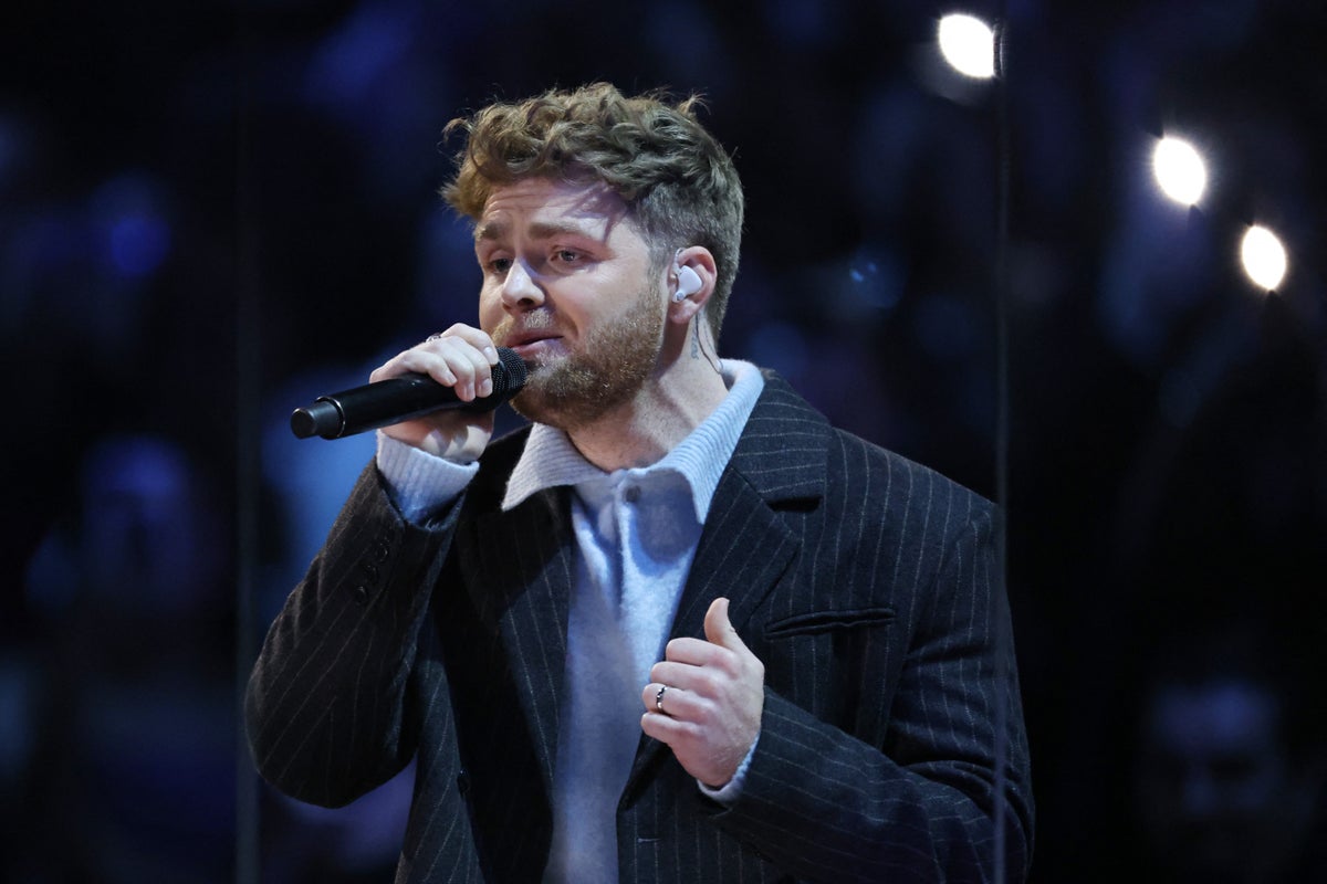 Ale Warren Alex Warren breaks silence on Grammys performance blighted by technical ...