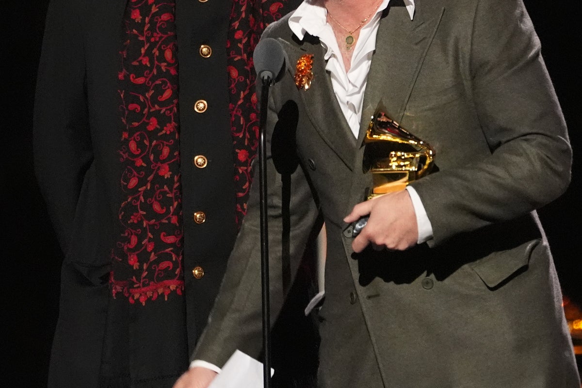 China criticizes decision to award a Grammy to the Dalai Lama