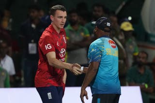 England complete T20 whitewash over Sri Lanka as spinners shine in ...