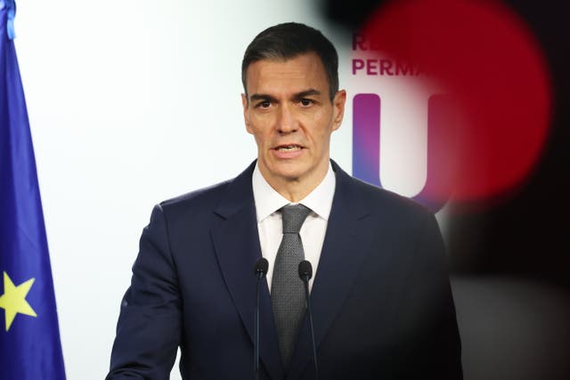 <p>Sánchez advirtió que la guerra en Oriente Medio suponía el riesgo de “jugar a la ruleta rusa” con millones de vidas</p>
