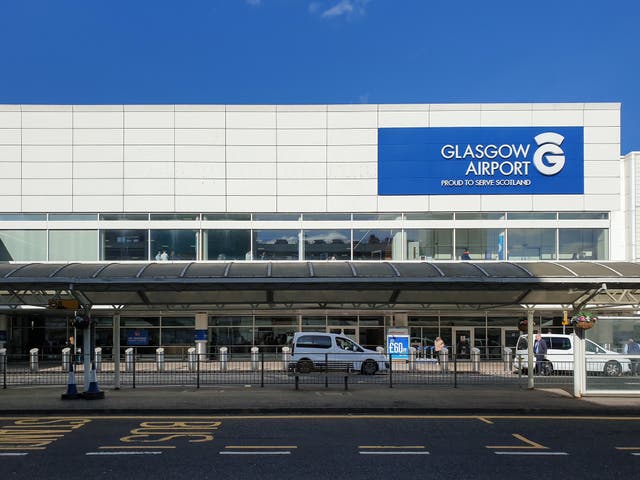 <p>Glasgow airport will now charge £7 per 15-minute drop off at its terminals</p>