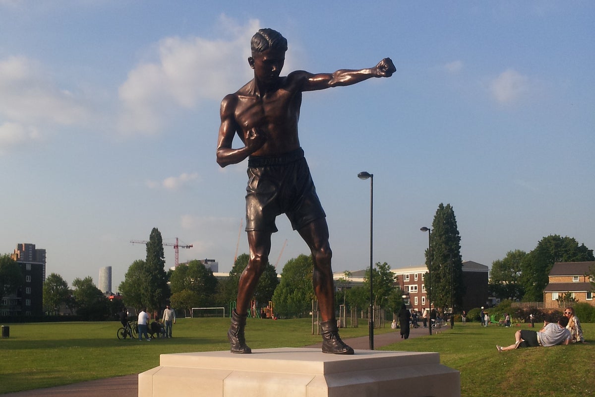 Statue of British boxing icon stolen from east London park