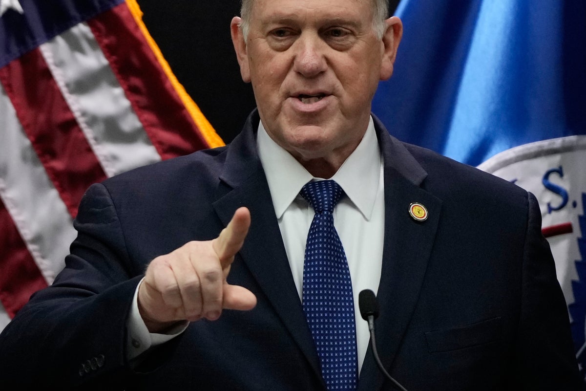 Trumps border czar announces 700 immigration officers to immediately leave Minnesota