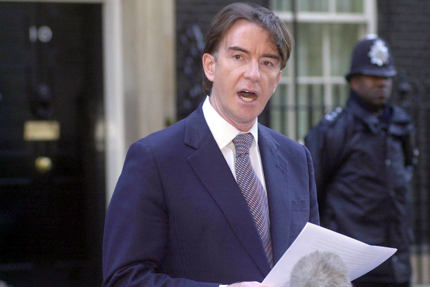 Peter Mandelson announcing his resignation as Northern Ireland secretary in 2001