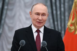 Vladimir Putin teria agradecido a Mohammed bin Zayed Al Nahyan