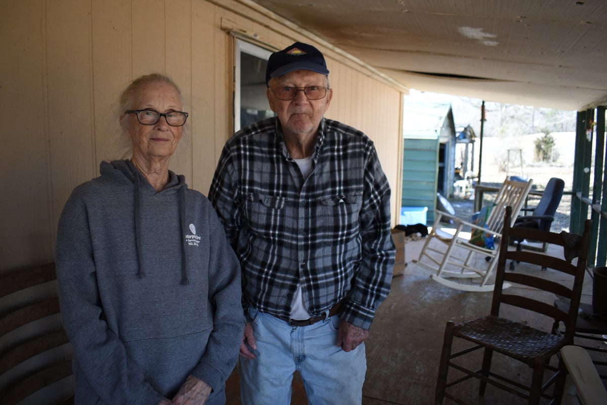 Mississippians near two weeks without power after winter storm Mississippians near two weeks without power after winter storm