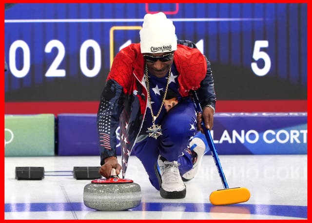 <p>Snoop Dogg tries his hand at curling in Cortina</p>