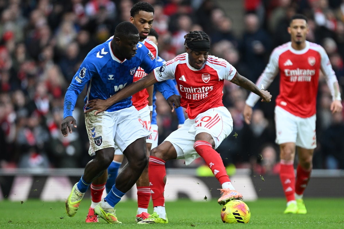Arsenal vs Sunderland live: Gunners creating chances but can’t beat stubborn Black Cats