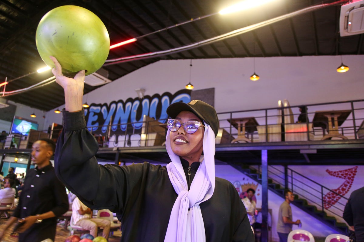 Somalia_Bowling_46471.jpg?width=1200&amp;auto=webp&amp;crop=3:2