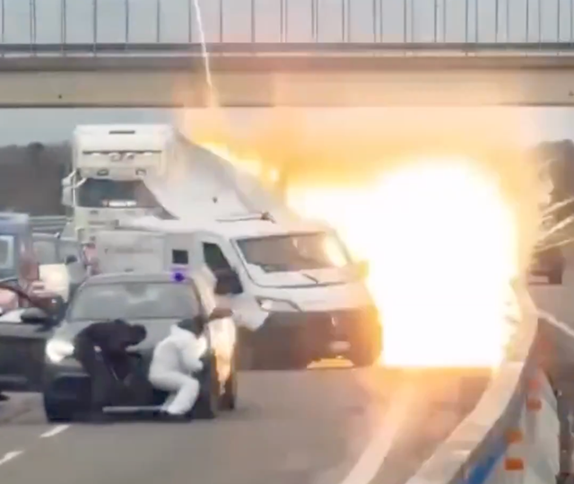 <p>The Italian robbers blew up the cash transport van in the Puglia region</p>