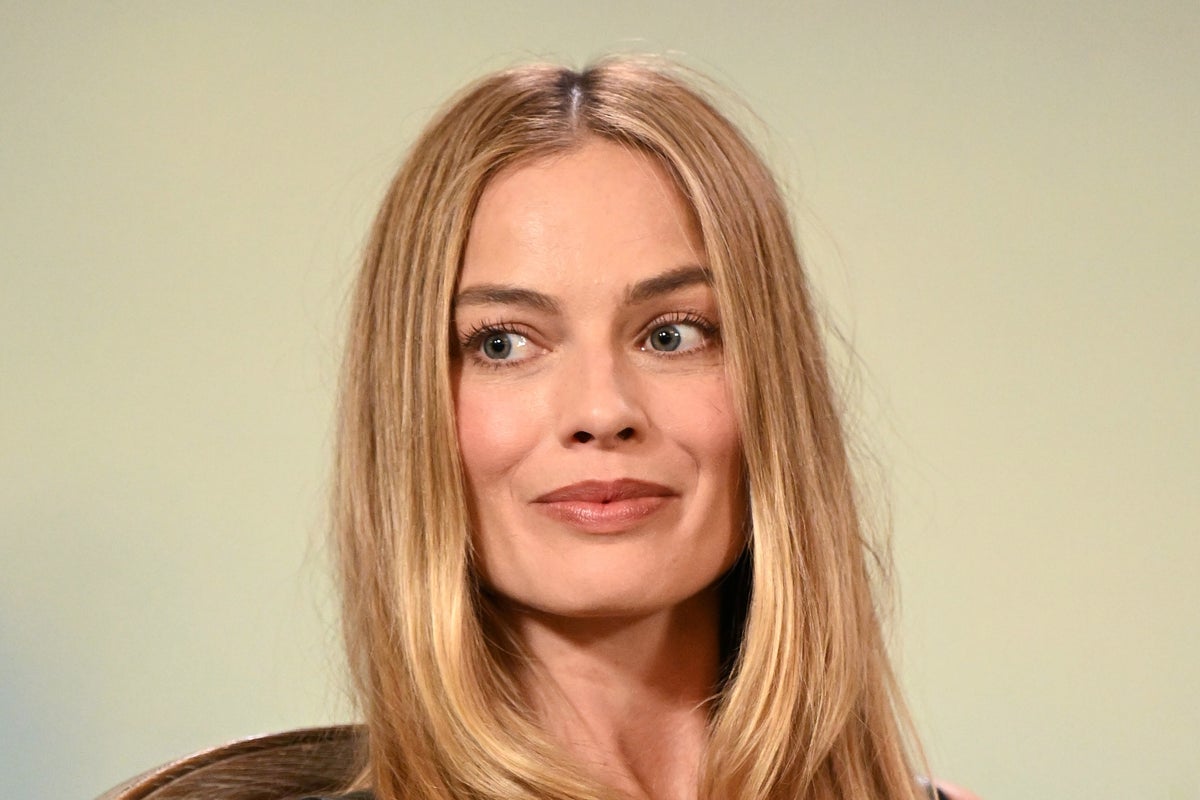 Margot Robbie says male co-star gave her book telling her to ‘eat less’