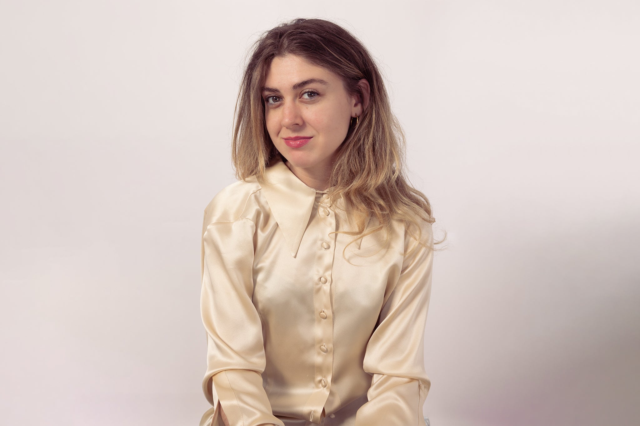 <p>The 29-year-old author takes on familial drama, conspiracy theories, and billionaire blood cults in her witty first novel</p>