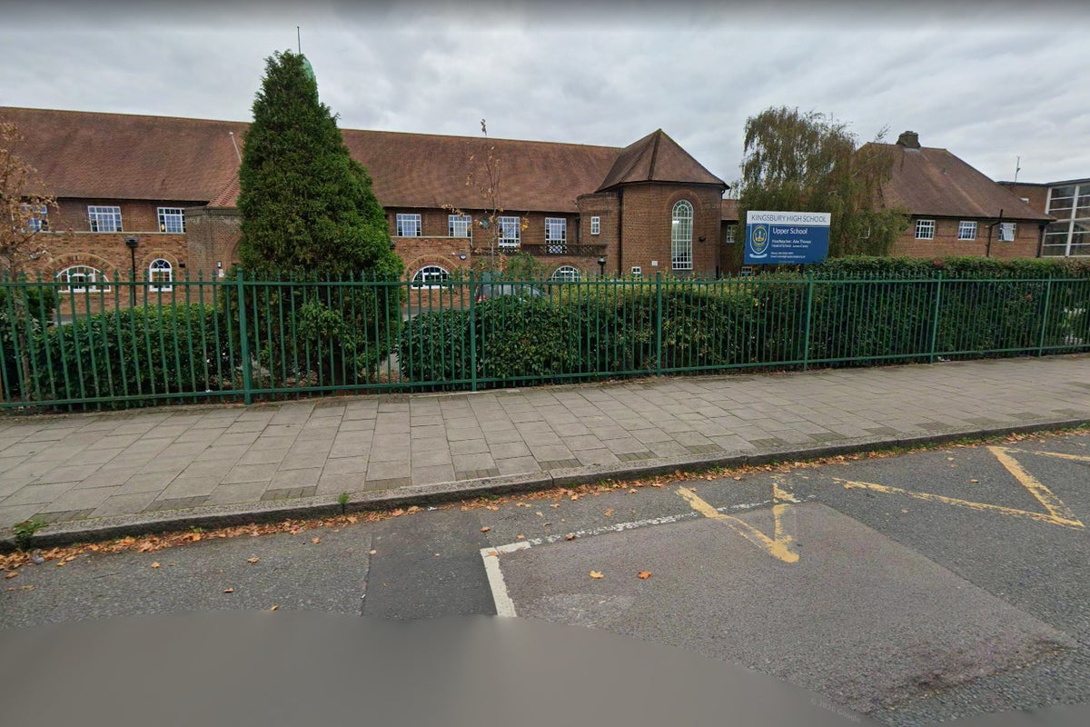 London school stabbings latest: Police hunt suspect after two teenagers attacked in Brent – UK Times London school stabbings latest: Police hunt suspect after two teenagers attacked in Brent – UK Times