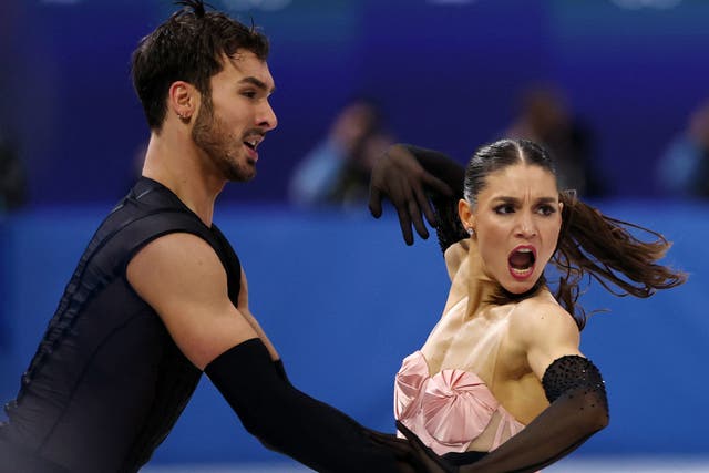 <p>Laurence Fournier Beaudry y Guillaume Cizeron, de Francia, durante la danza rítmica de los Juegos Olímpicos de Milán Cortina</p>
