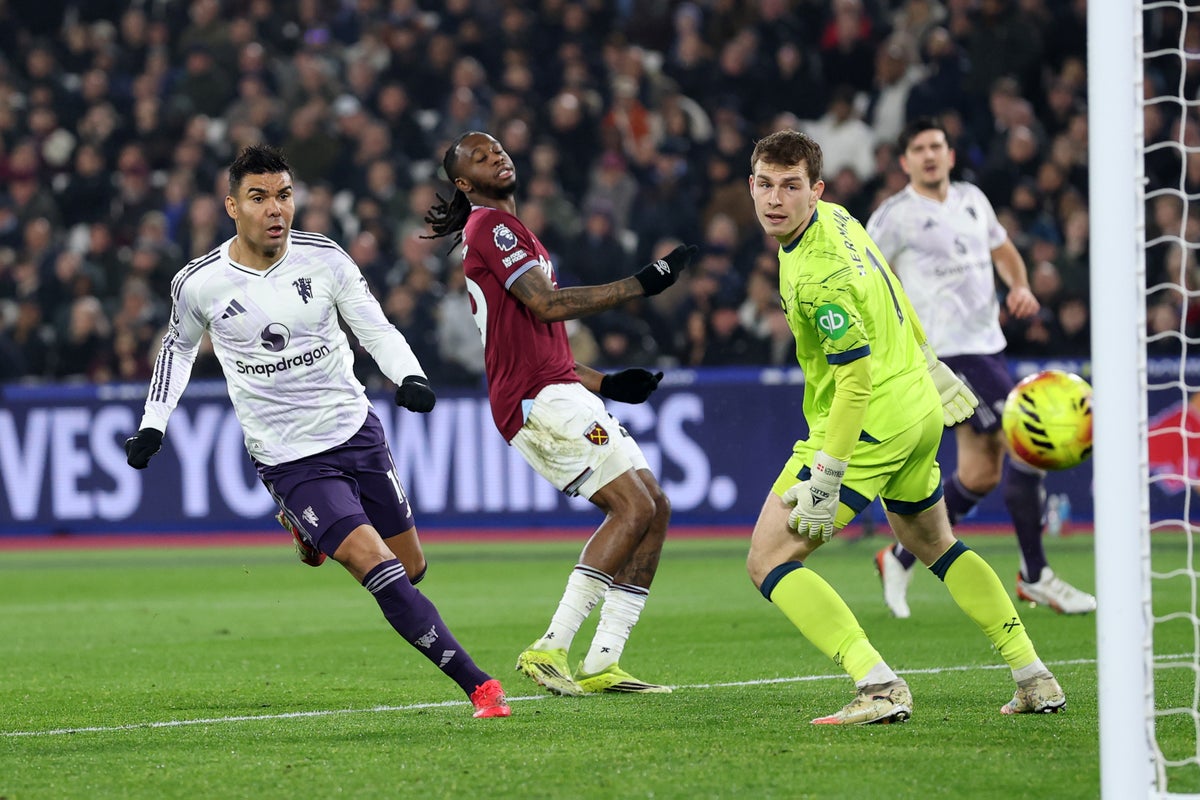West Ham vs Man United live: Casemiro goal chalked off as visitors hunt for equaliser