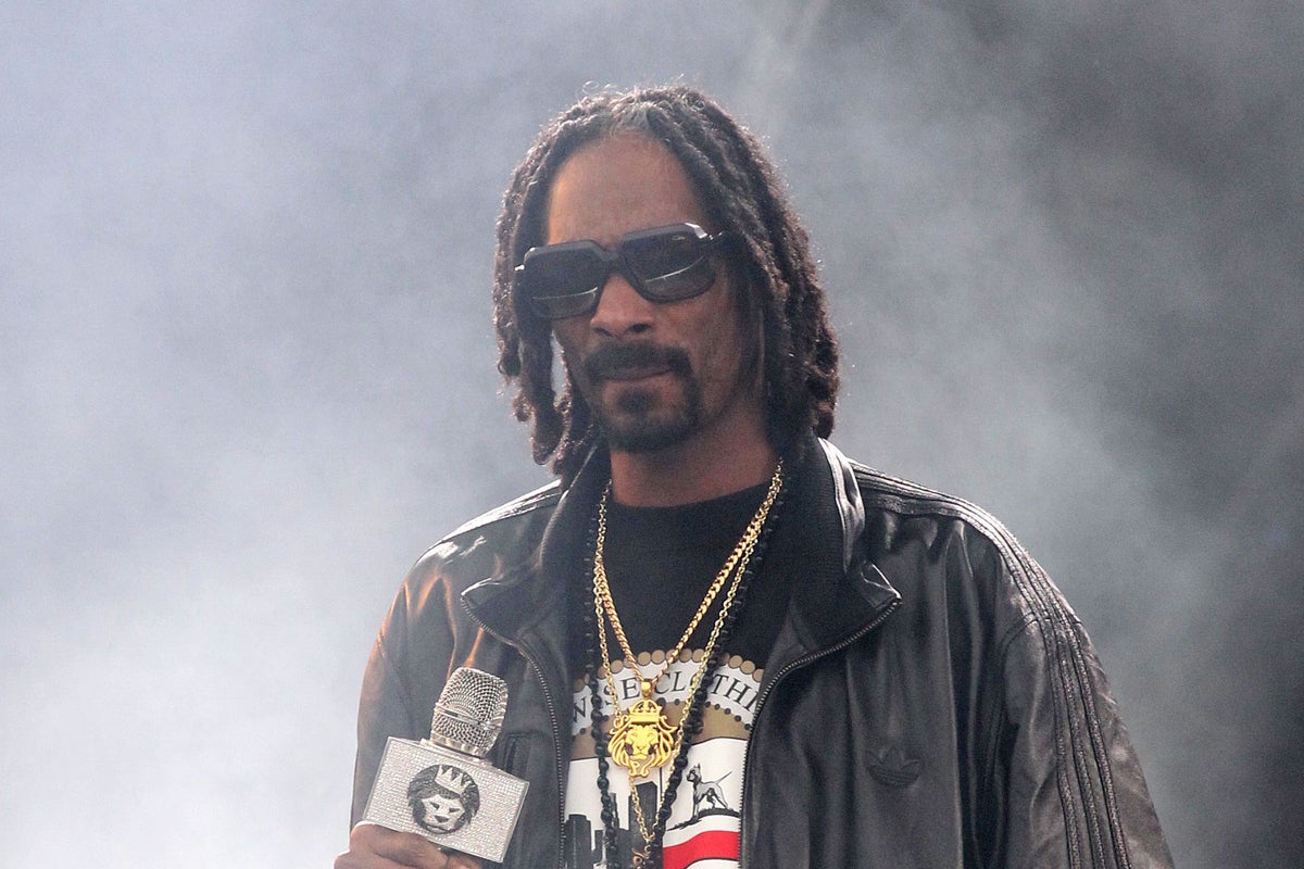 Snoop Dogg asks Swansea fans to welcome him with traditional American greeting