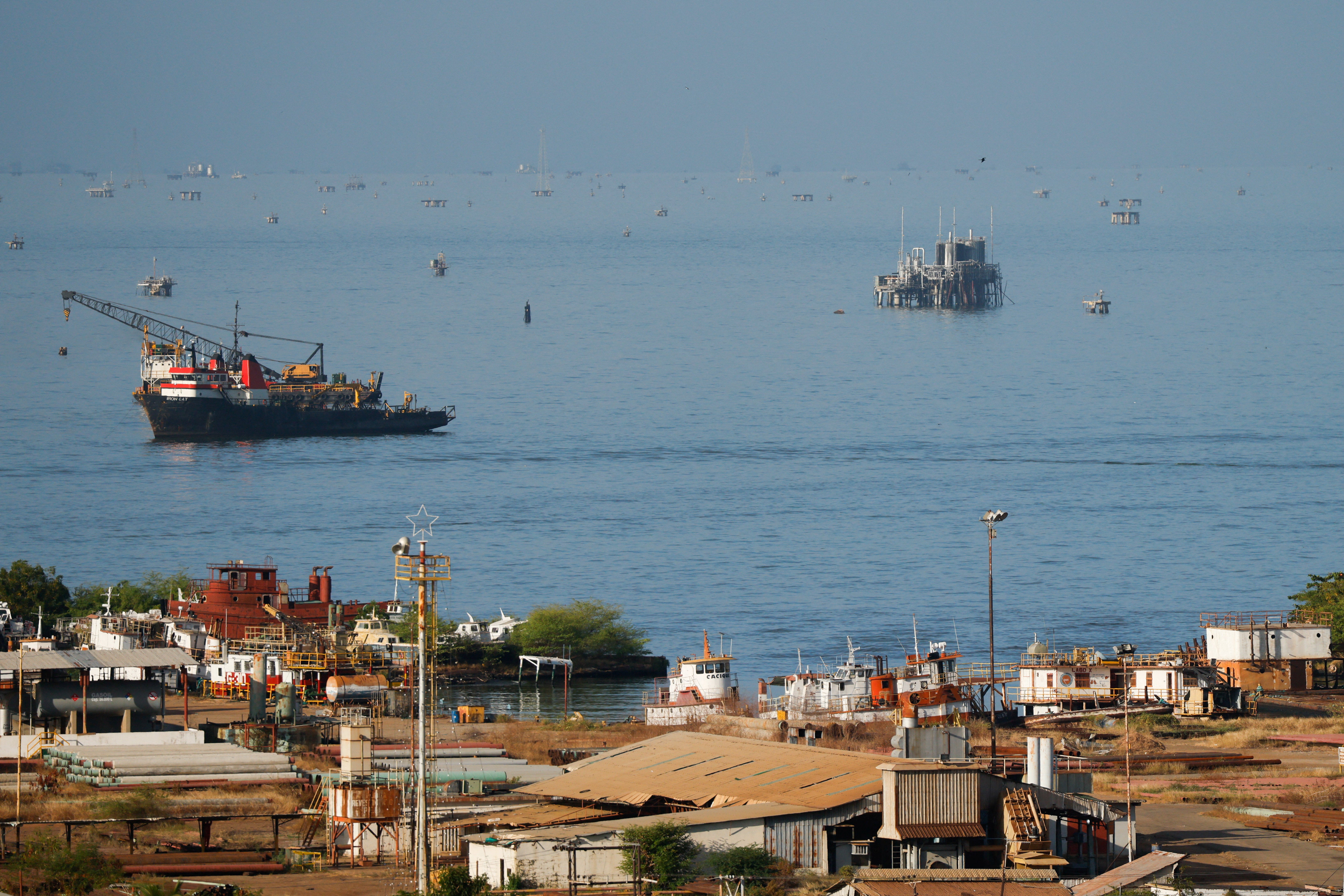 Donald Trump has urged U.S. energy firms to invest $100 billion to rebuild Venezuela's oil industry, pledging to support them and claiming that previous problems were ‘because they didn’t have Trump as a president’