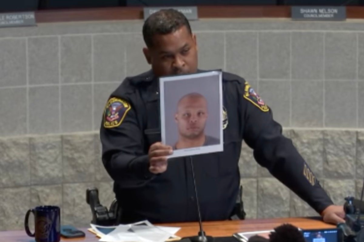 Background checker for ICE arrested in prostitution sting, police say