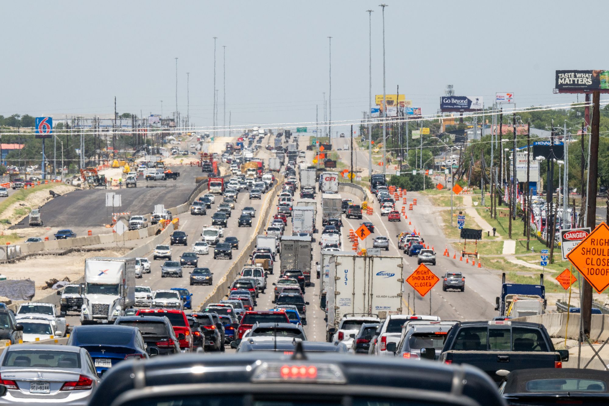 As autoridades alegaram que a decisão “eliminaria mais de 1,3 biliões de dólares em custos regulamentares e ajudaria a reduzir drasticamente os preços dos automóveis”.