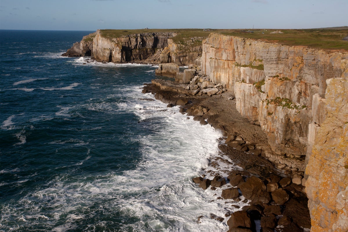 Climber dies and two in hospital after incident on Welsh coast Climber dies and two in hospital after incident on Welsh coast