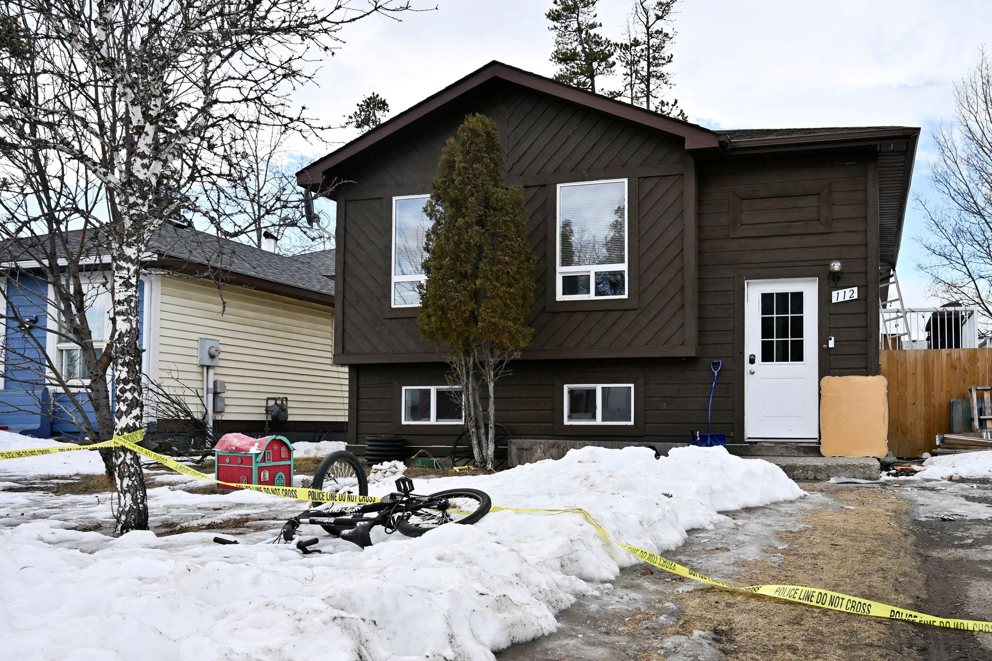 In 2023, Van Rootselaar posted that she started a fire in her house while high on psychedelic mushrooms, among other revelations of her mental health, as she actively posted on forums glorifying mass killings