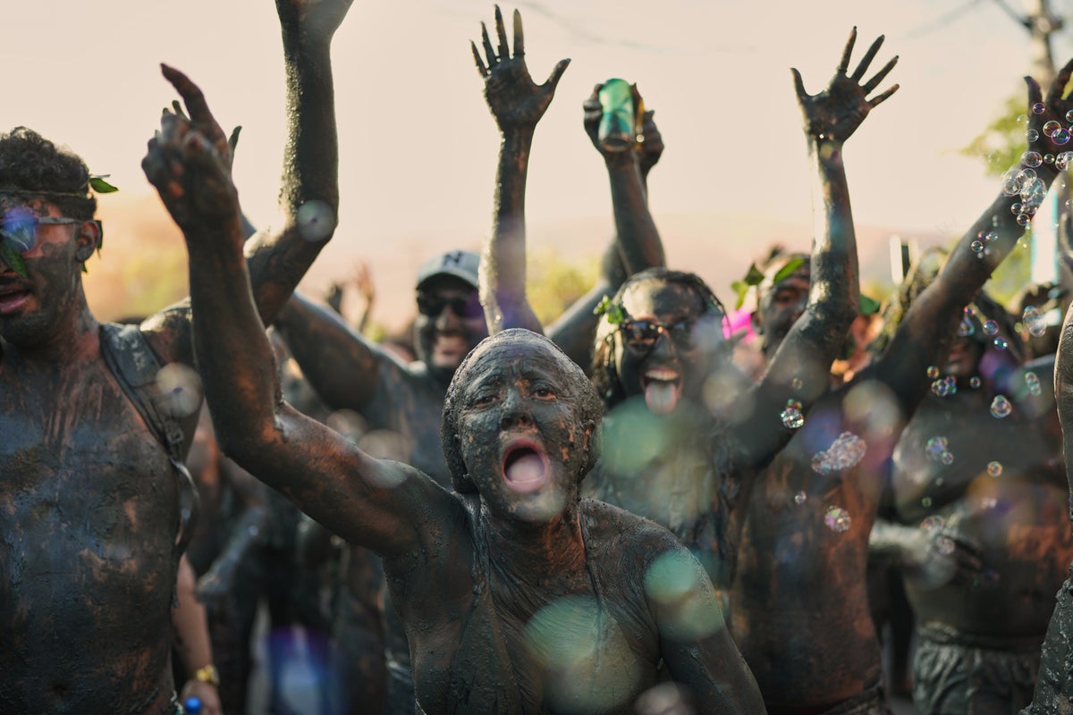 Mud madness at Brazil’s Carnival in photos – UK Times Mud madness at Brazil’s Carnival in photos – UK Times