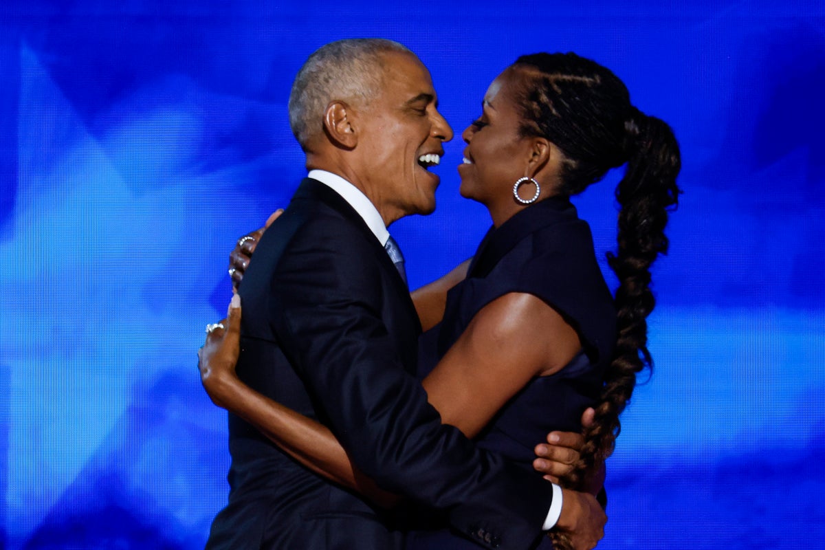 Barack Obama dances with Michelle in Valentine’s Day post after condemning Trump’s racist ‘ape’ video Barack Obama dances with Michelle in Valentine’s Day post after condemning Trump’s racist ‘ape’ video