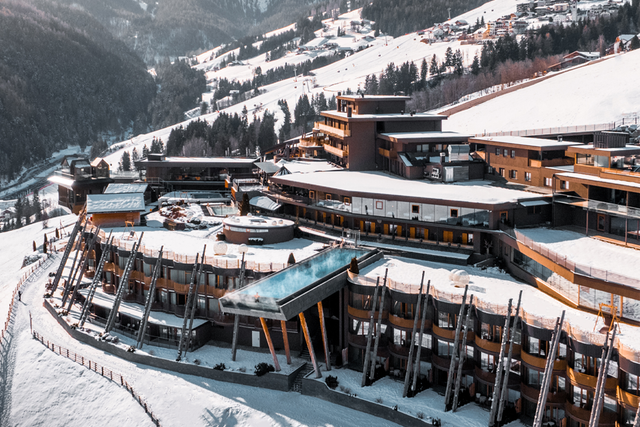 <p>The hotel features an impressive outdoor heated infinity pool </p>
