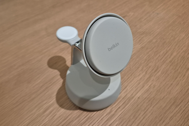 best wireless charger indybest review Belkin 3-in-1 magnetic charging dock