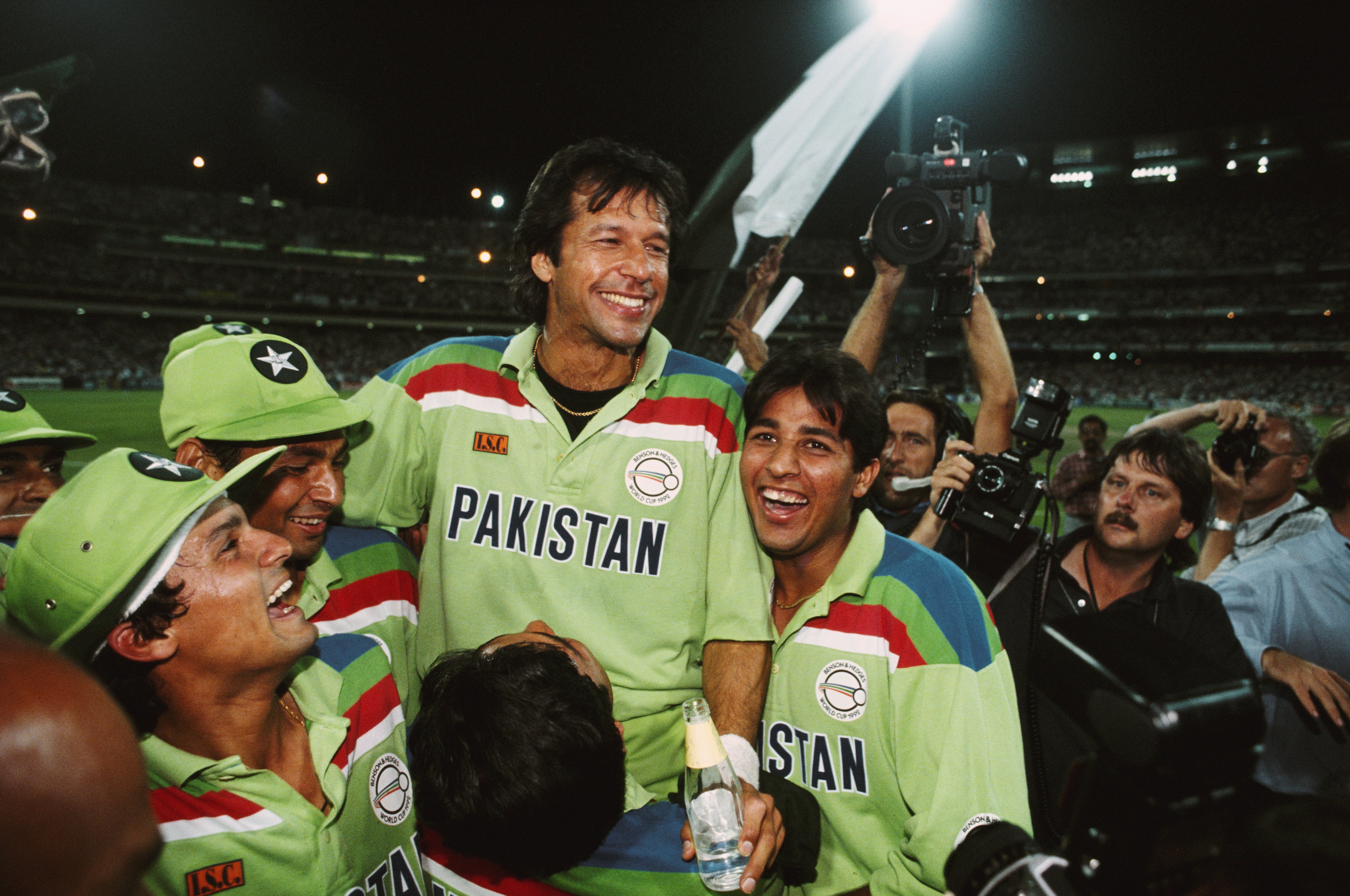Pakistan captain Imran Khan celebrates with teammates after winning the 1992 Cricket World Cup
