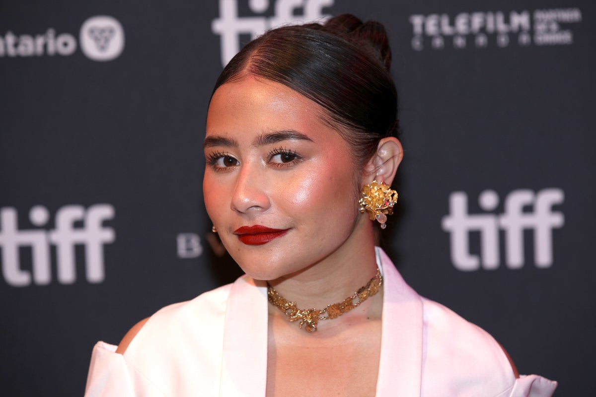 Indonesian actor's LinkedIn Open to Work' badge ignites debate over unemployment