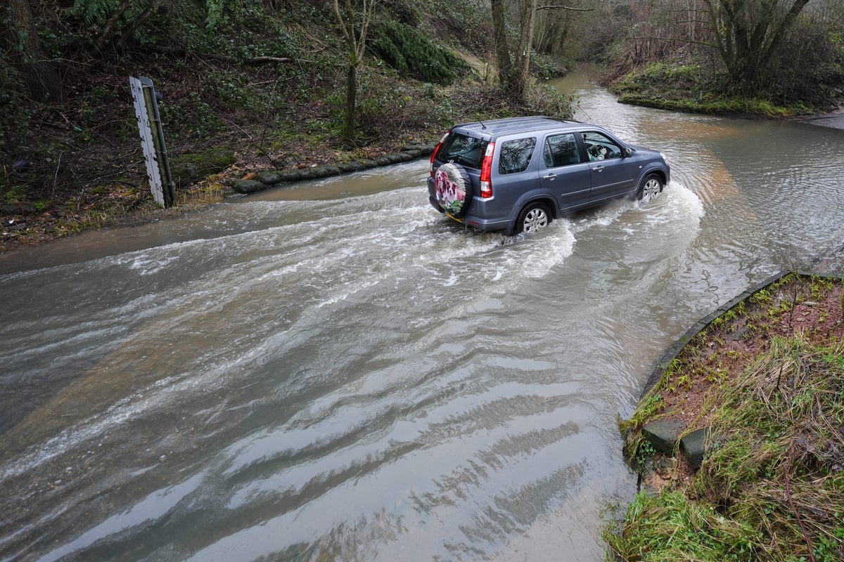 More downpours and snow forecast across UK but temperatures are expected to rise