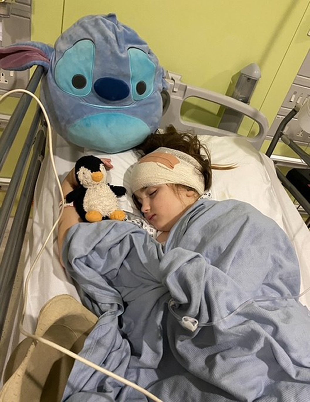 Sophia Chant in Great Ormond Street Hospital post-surgery