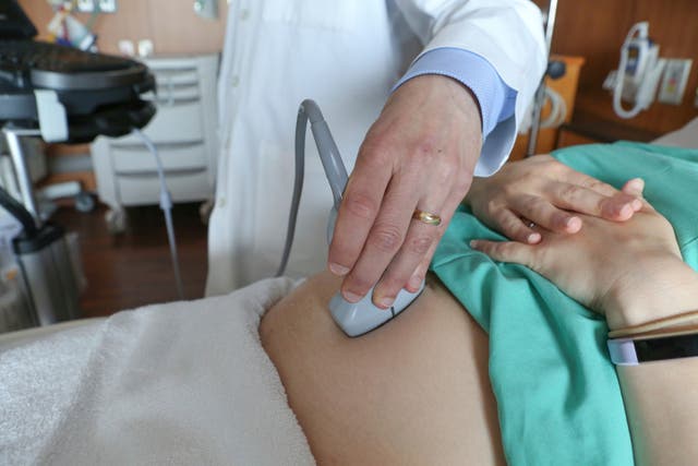 AMN-MED EEUU-ATENCIÓN PRENATAL