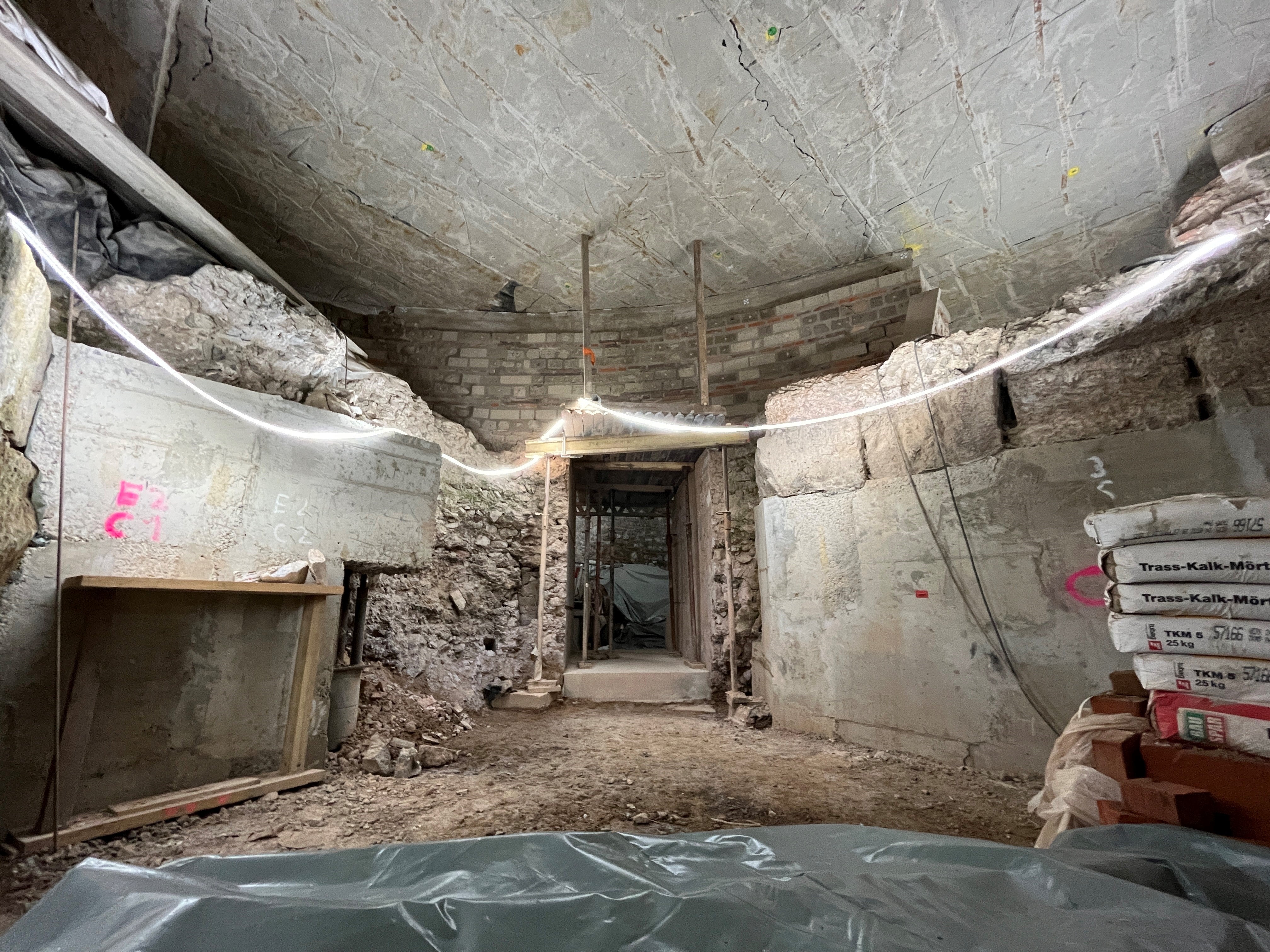 एक भेदक विभाग संग्रहालय साइटच्या खाली रोमन संरचना प्रकट करतो