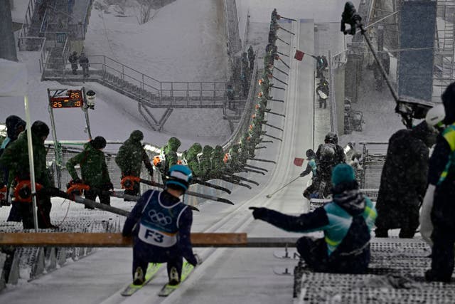<p>A leaf blower was not removed in time as Ben Loomis went to launch his ski jump</p>