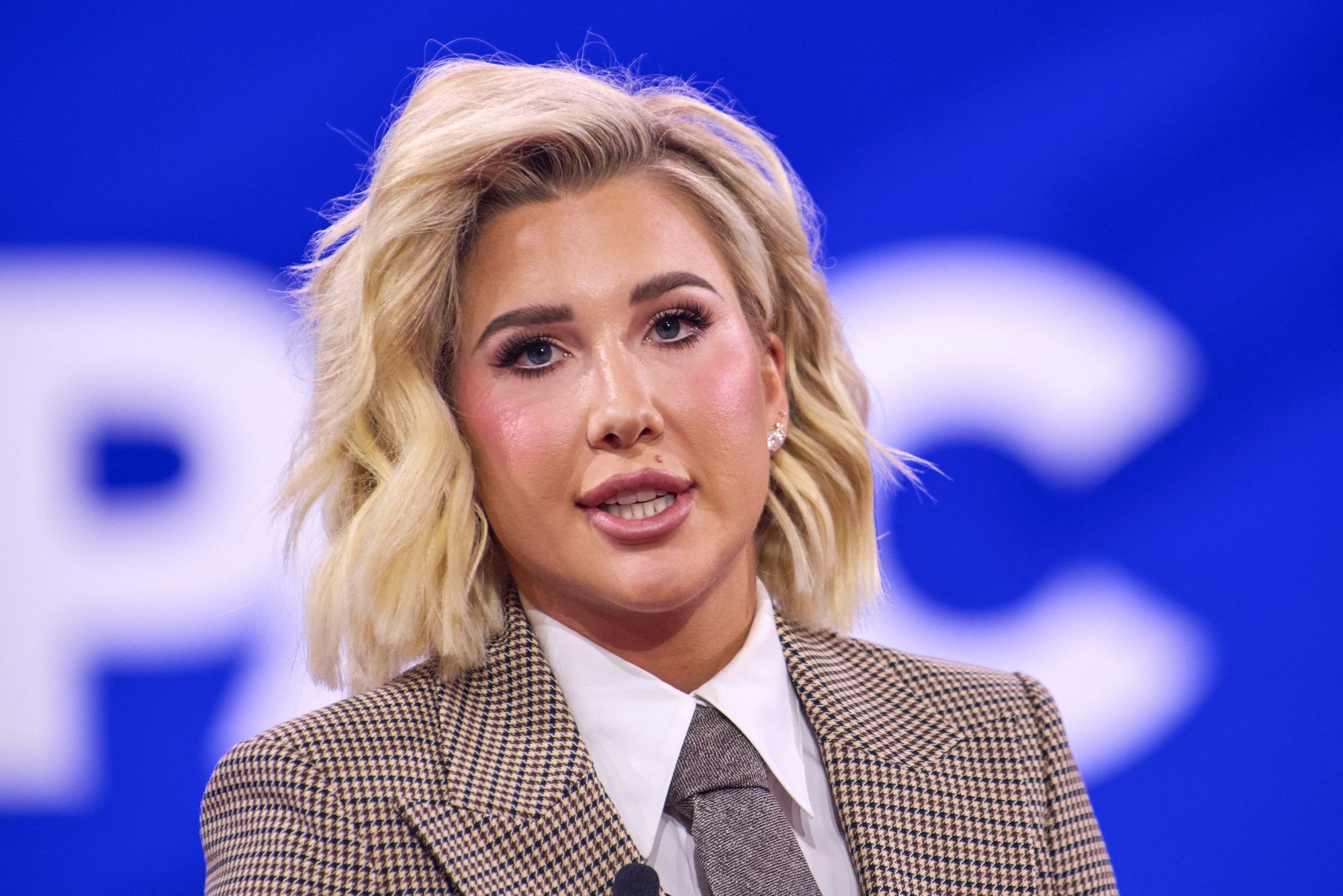 Savannah Chrisley está sendo criticada por seus comentários enquanto apresentava o programa 'The View' da ABC