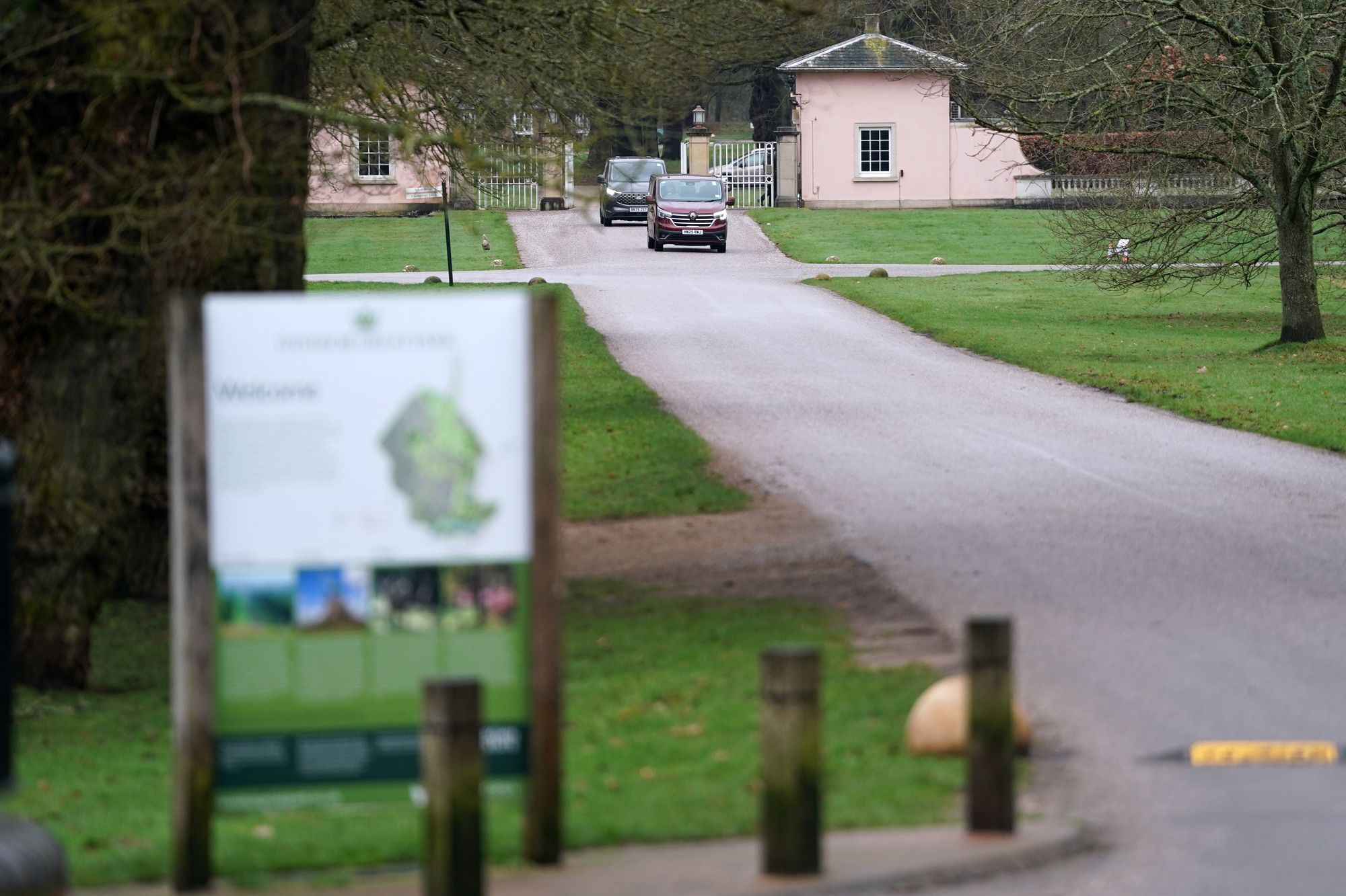 Cars came and went in and out of Royal Lodge