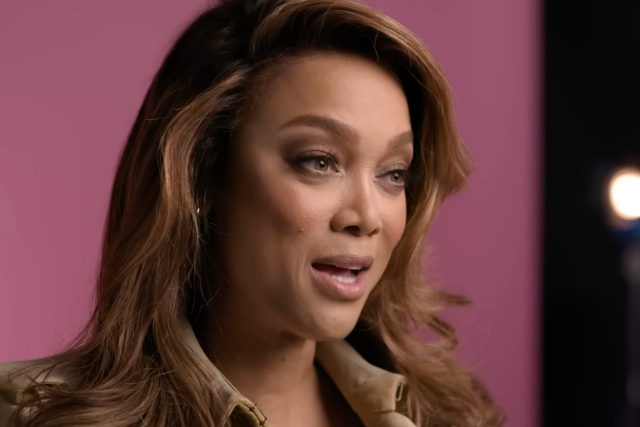 <p>Tyra Banks creó ‘America’s Next Top Model’ en 2003 y se desempeñó como productora ejecutiva, jueza y presentadora del programa</p>