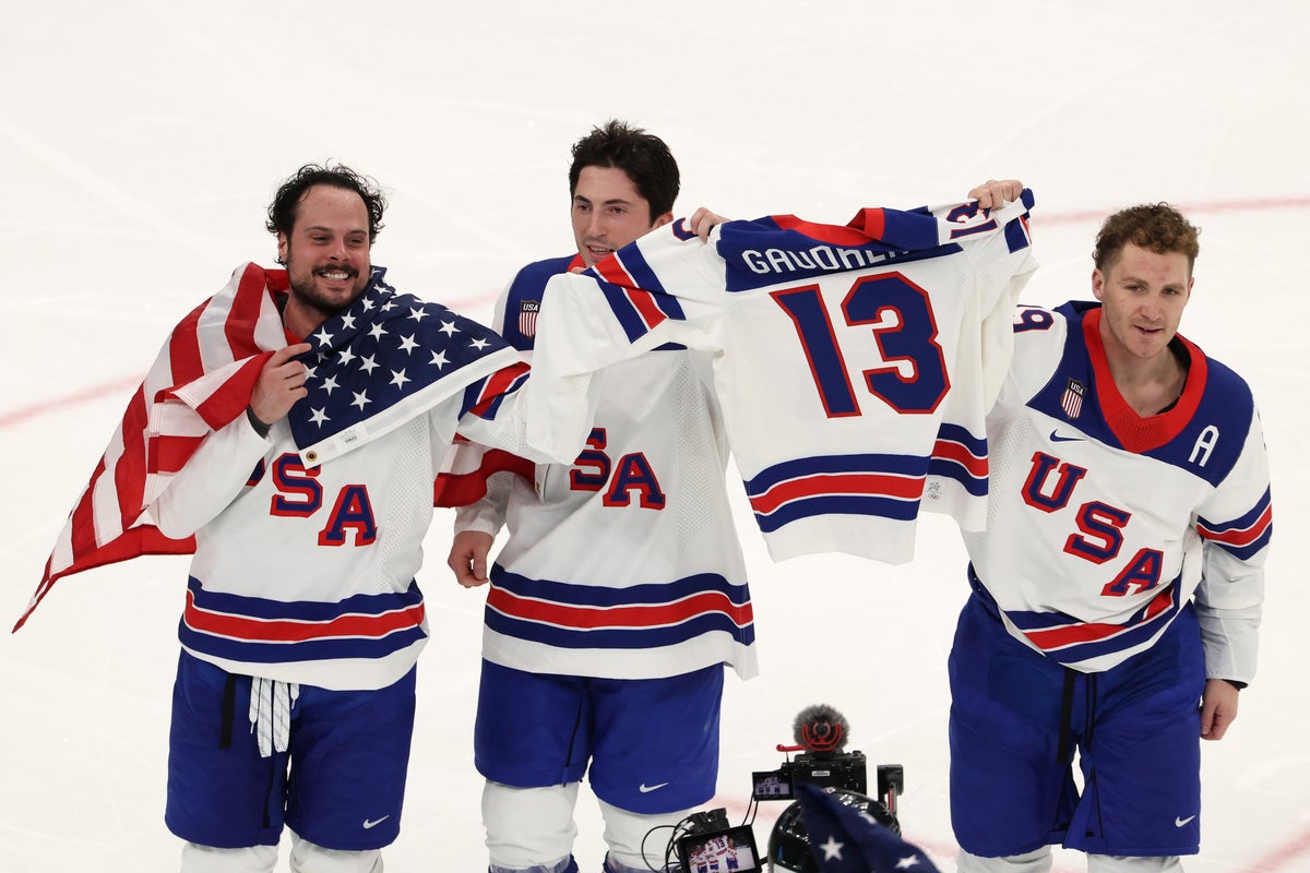 Team USA hockey champions pay touching tribute to Gaudreau brothers and bring their kids onto ice – UK Times Team USA hockey champions pay touching tribute to Gaudreau brothers and bring their kids onto ice – UK Times